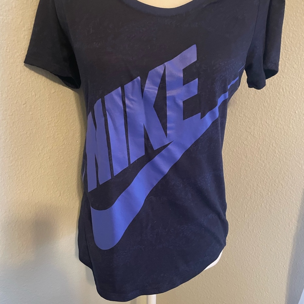 The Nike Tee Athletic Cut
